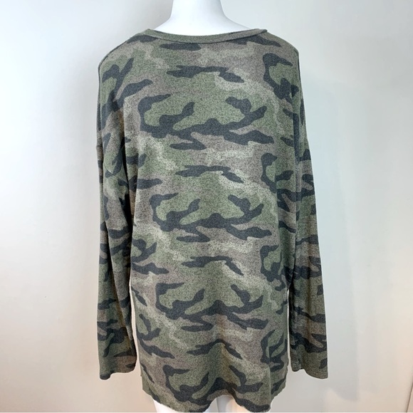 American Eagle Soft & Sexy Plush Camo Top - Picture 3 of 7